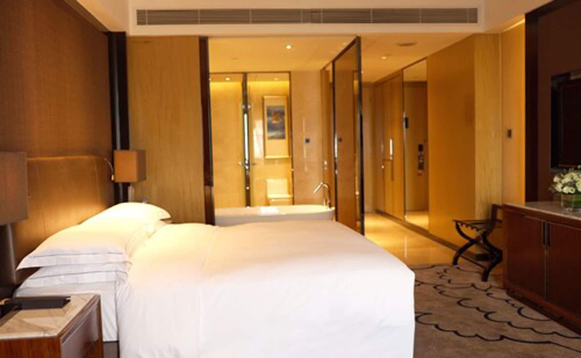 Hilton Zhongshan Downtown Exterior foto